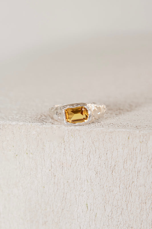 Lava 2 gele ring