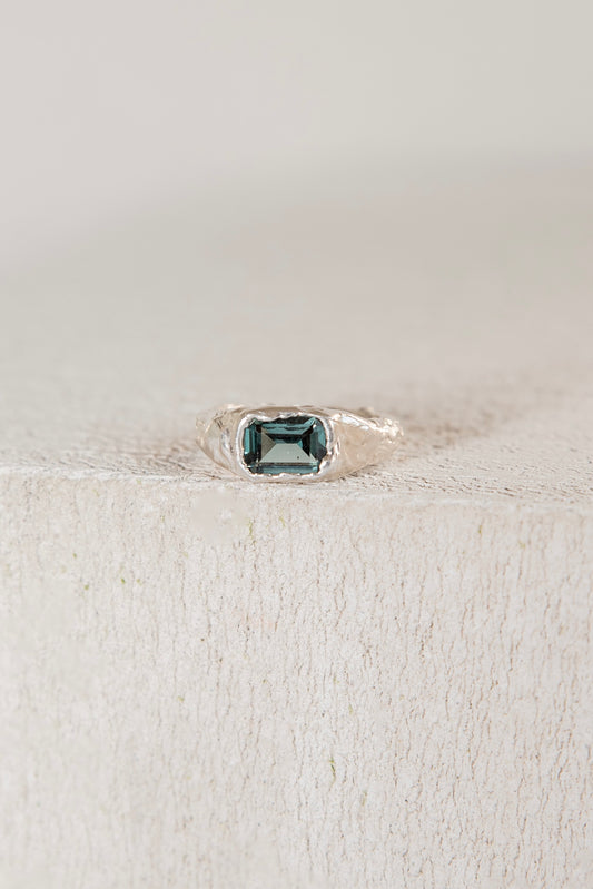 Lava 2 groene toermalijn ring